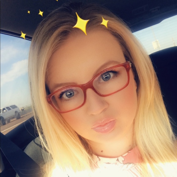 Meet your Posher, Alicia - Picture 1 of 1